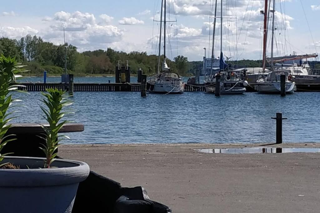 Traveloge Mit Schwimmbad Und Sauna Lubeca Exterior foto