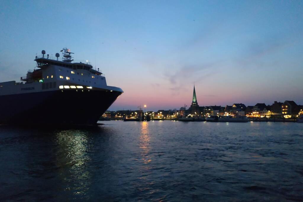 Traveloge Mit Schwimmbad Und Sauna Lubeca Exterior foto