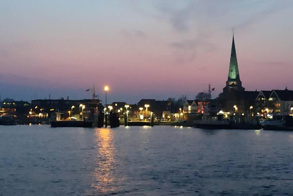 Traveloge Mit Schwimmbad Und Sauna Lubeca Exterior foto